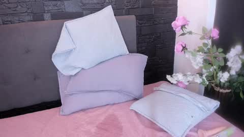 Snapshot of ariamoonlight chatting on March 10, 2025, 2:37 pm online show from March 10, 2025, 2:37 pm