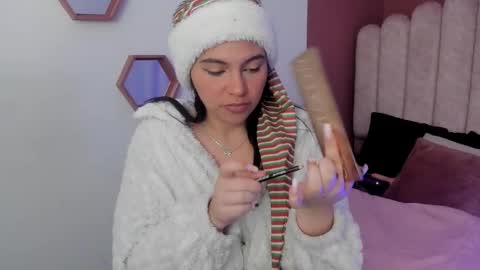 ariana__clauss online show from December 15, 2025, 7:51 pm