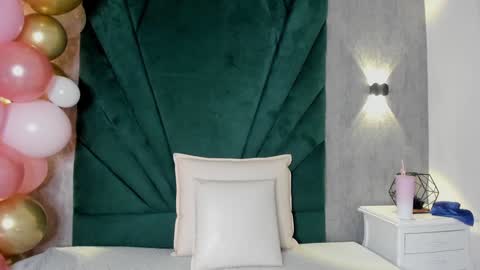 Snapshot of ariana_ceballos chatting on December 30, 2024, 11:59 am ARIANA online show from December 30, 2024, 11:59 am