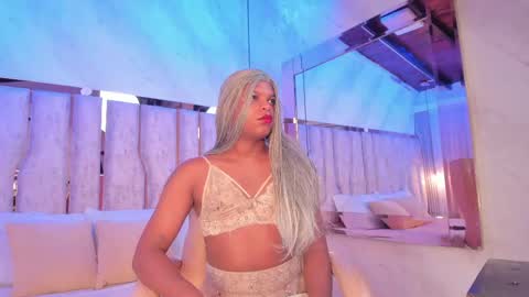 Snapshot of ariana_grande233 chatting on April 27, 2026, 11:41 am ariana_grande233 online show from April 27, 2026, 11:41 am