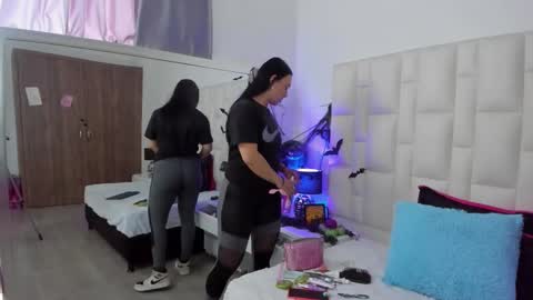  ariana  online show from October 23, 2025, 5:01 pm