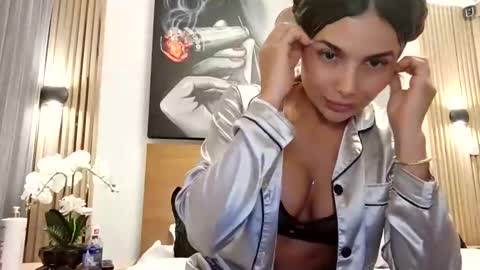 cristina online show from April 30, 2026, 11:42 pm
