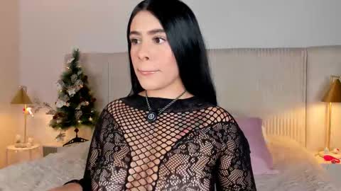 Snapshot of ariana_zc_ chatting on December 16, 2025, 8:36 pm Susan online show from December 16, 2025, 8:36 pm