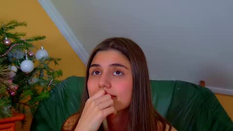 Snapshot of arianaallens chatting on December 17, 2025, 6:25 pm Ariana online show from December 17, 2025, 6:25 pm