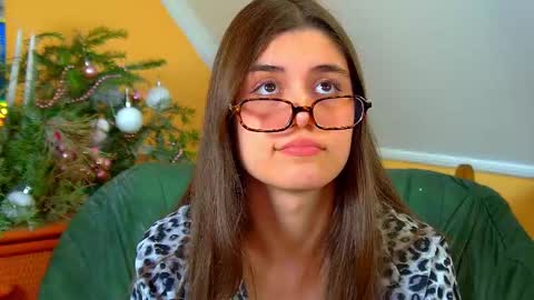 Snapshot of arianaallens chatting on December 19, 2025, 11:06 am Ariana online show from December 19, 2025, 11:06 am