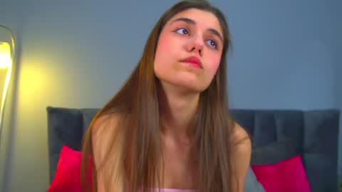 Snapshot of arianaallens chatting on December 23, 2025, 8:12 am Ariana online show from December 23, 2025, 8:12 am