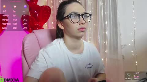 Snapshot of arianahot777 chatting on February 19, 2025, 12:25 am arianahot777 online show from February 19, 2025, 12:25 am