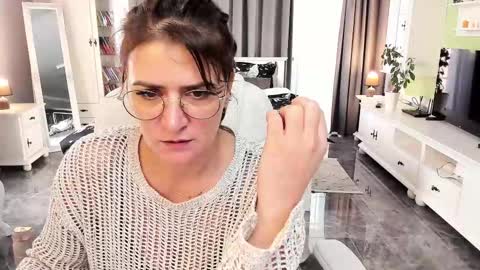 Ana online show from October 31, 2025, 9:21 am