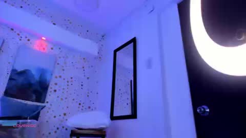 Ari  online show from September 15, 2025, 1:22 pm