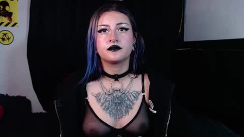 Snapshot of arianauwu666 chatting on December 6, 2024, 3:41 am help me 100 hands up my OF is Free  online show from December 6, 2024, 3:41 am