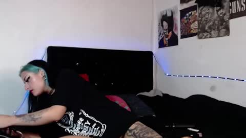 Snapshot of arianauwu666 chatting on January 9, 2025, 3:58 am help me 100 hands up my OF is Free  online show from January 9, 2025, 3:58 am