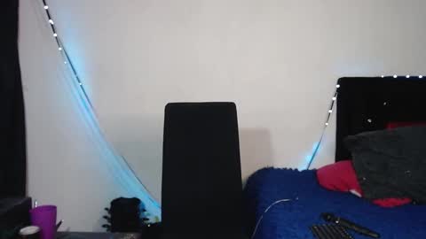 Snapshot of arianauwu666 chatting on February 28, 2025, 2:09 am help me 100 hands up my OF is Free  online show from February 28, 2025, 2:09 am