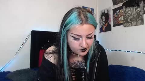 Snapshot of arianauwu666 chatting on March 12, 2025, 5:46 am help me 100 hands up my OF is Free  online show from March 12, 2025, 5:46 am