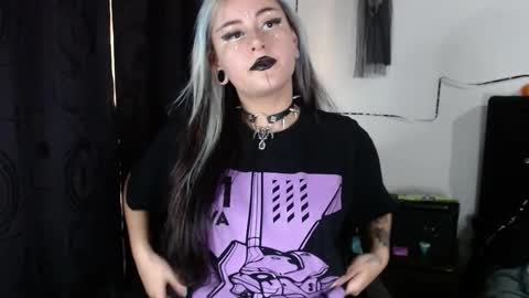 Snapshot of arianauwu666 chatting on October 23, 2025, 7:34 pm help me 100 hands up my OF is Free  online show from October 23, 2025, 7:34 pm