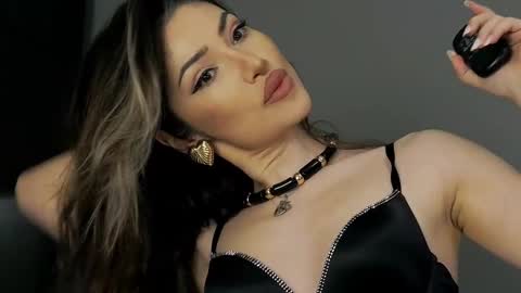 arianna_moonx online show from November 4, 2025, 10:42 pm