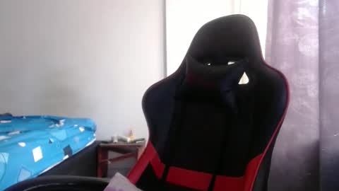 ariannaloovel online show from December 19, 2025, 3:08 pm