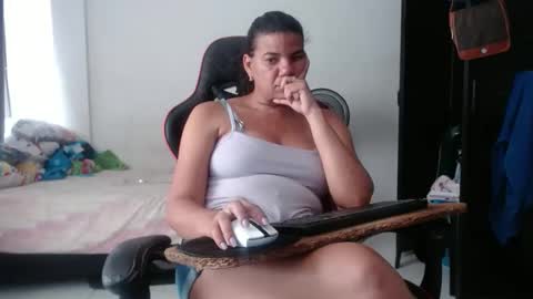 ariannaloovel online show from June 2, 2026, 5:37 pm