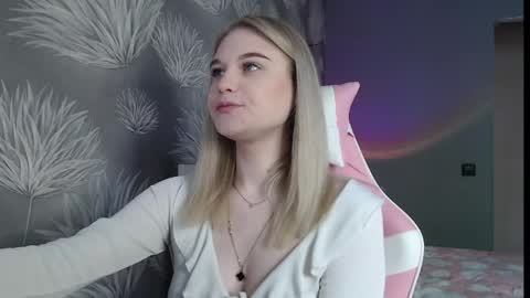 ariavelvets online show from May 11, 2026, 10:43 am