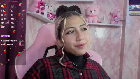 Snapshot of aribunnie chatting on November 18, 2025, 11:59 pm Ari Bunnie online show from November 18, 2025, 11:59 pm