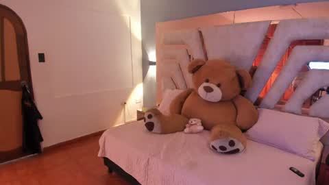 aridreamon online show from July 27, 2026, 3:57 am