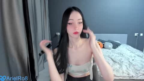 Snapshot of ariel_rouse chatting on October 29, 2025, 6:42 pm Ariel online show from October 29, 2025, 6:42 pm