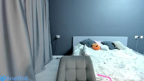 Snapshot of ariel_rouse chatting on November 1, 2025, 8:33 pm Ariel online show from November 1, 2025, 8:33 pm