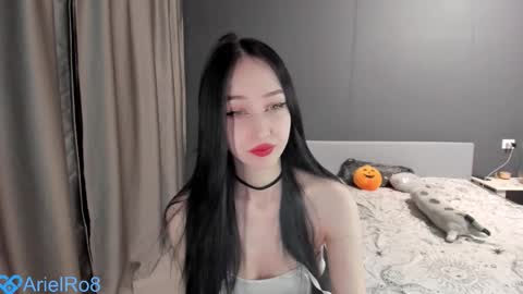 Snapshot of ariel_rouse chatting on November 28, 2025, 5:37 pm Ariel online show from November 28, 2025, 5:37 pm