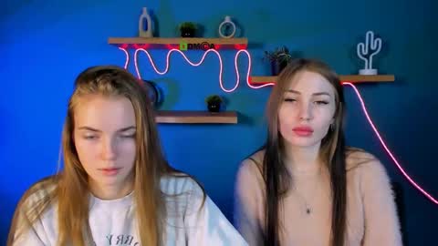 Snapshot of ariel_shadow chatting on November 25, 2025, 10:26 am ariel_shadow online show from November 25, 2025, 10:26 am