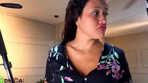 arielblossom____ online show from February 2, 2026, 11:42 am