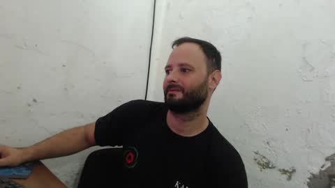 Snapshot of arield85 chatting on January 21, 2025, 2:26 pm Ariel online show from January 21, 2025, 2:26 pm