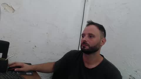 Snapshot of arield85 chatting on February 27, 2025, 7:04 pm Ariel online show from February 27, 2025, 7:04 pm