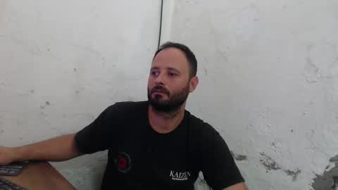 Snapshot of arield85 chatting on December 17, 2025, 4:46 pm Ariel online show from December 17, 2025, 4:46 pm