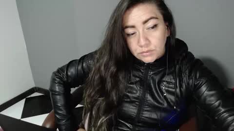 Arielle online show from December 22, 2024, 6:17 am