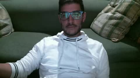 Snapshot of arielsinho chatting on May 19, 2026, 5:03 am Anon online show from May 19, 2026, 5:03 am
