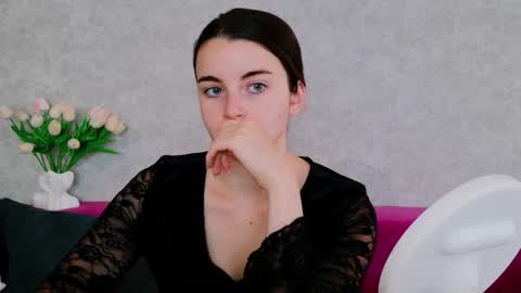 arielstonks_lovee online show from September 29, 2025, 3:33 am