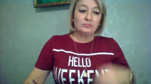 ArielXLoveresss online show from October 19, 2025, 6:58 am