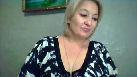 ArielXLoveresss online show from October 30, 2025, 8:31 pm