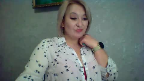 ArielXLoveresss online show from November 7, 2025, 5:18 am