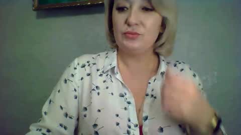 ArielXLoveresss online show from November 9, 2025, 10:35 am