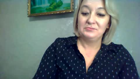 ArielXLoveresss online show from November 12, 2025, 8:37 am