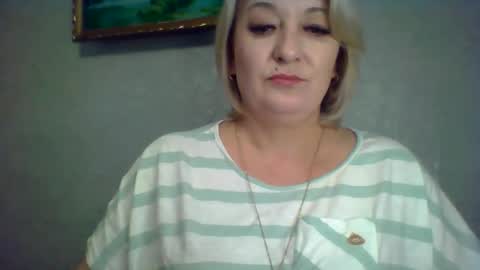 ArielXLoveresss online show from November 20, 2025, 8:36 am