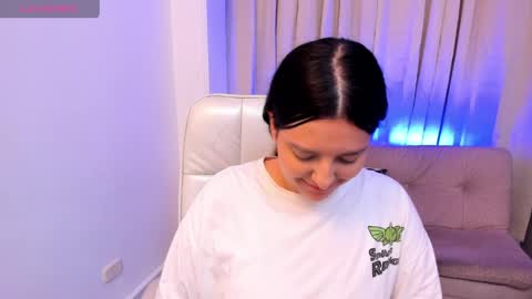 arihanna_london online show from May 26, 2026, 3:24 am