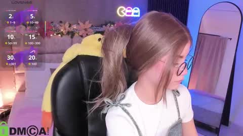 Ari  online show from December 3, 2025, 8:18 pm