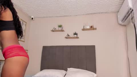 Snapshot of aris_emma chatting on October 26, 2025, 7:20 pm Aris Emma online show from October 26, 2025, 7:20 pm