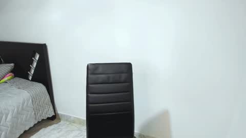 aristena_01 online show from November 20, 2025, 2:23 am