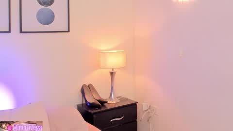   Nice to meet you  thumb up me please its important I  LOOK MY BIO DOWN online show from October 26, 2025, 6:36 pm