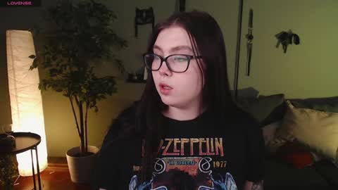 Snapshot of arizonaa_muse chatting on December 5, 2024, 12:22 pm Astrid online show from December 5, 2024, 12:22 pm