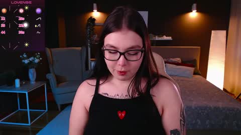 Snapshot of arizonaa_muse chatting on December 6, 2024, 12:27 pm Astrid online show from December 6, 2024, 12:27 pm