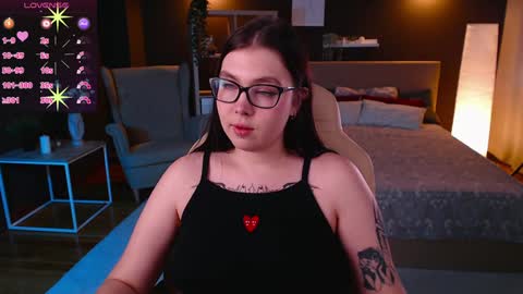 Snapshot of arizonaa_muse chatting on December 6, 2024, 3:33 pm Astrid online show from December 6, 2024, 3:33 pm