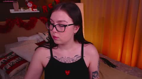 Snapshot of arizonaa_muse chatting on December 28, 2024, 12:24 pm Astrid online show from December 28, 2024, 12:24 pm